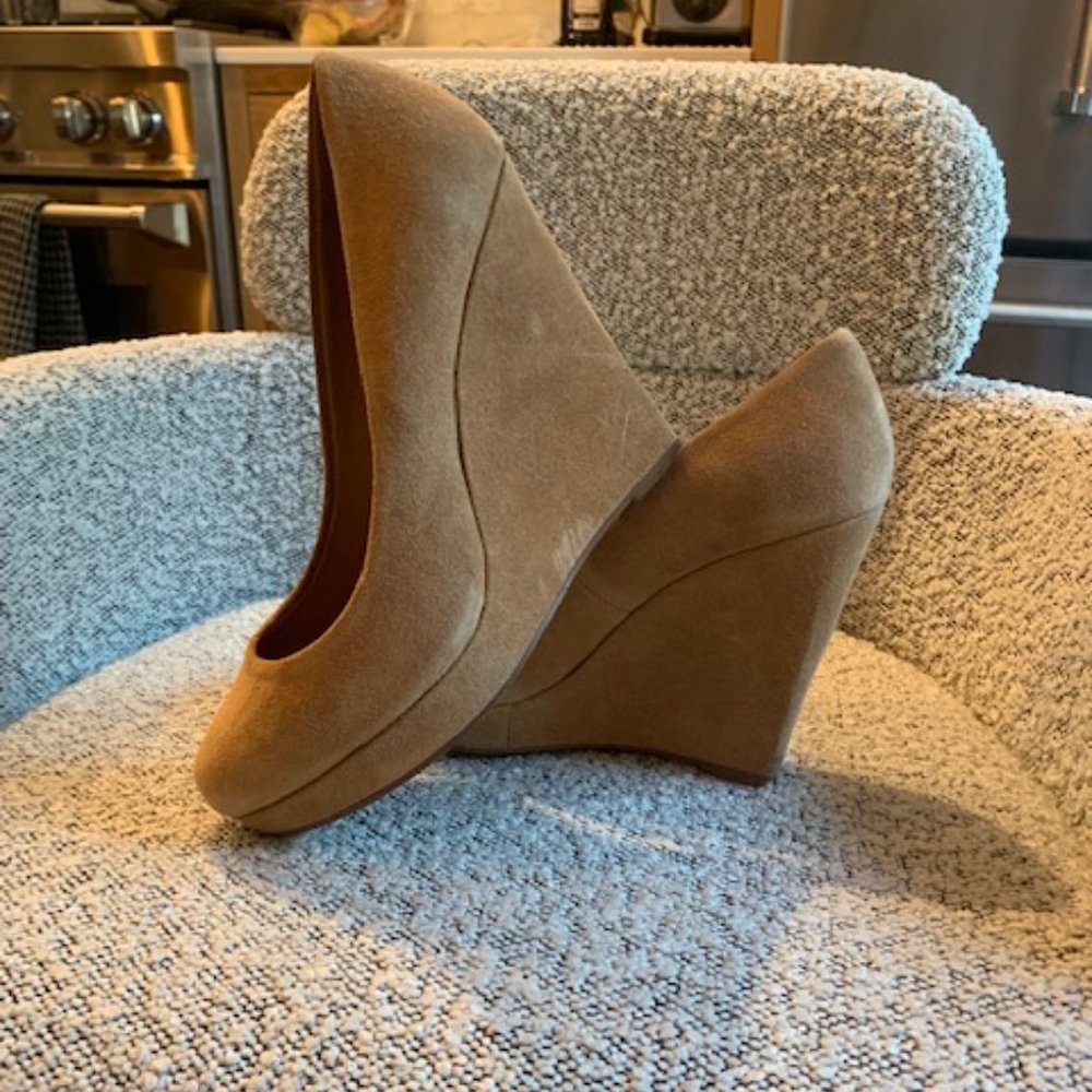Kelsi Dagger Danielle Wedges - Tan Suede